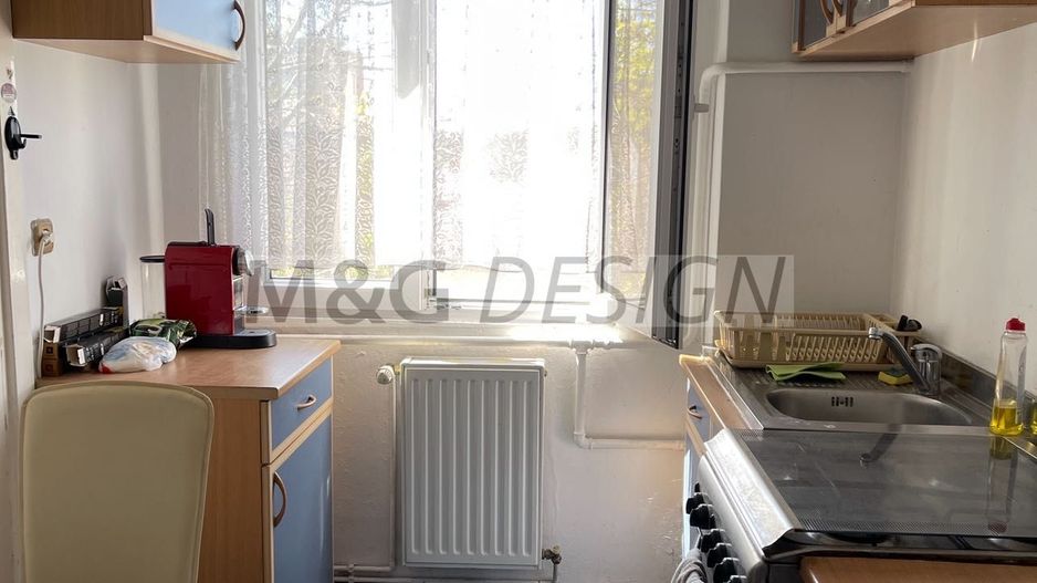 4  camere  decomandat,  et. 2 din 4,Circumvalațiunii-Favorit - Poză 1