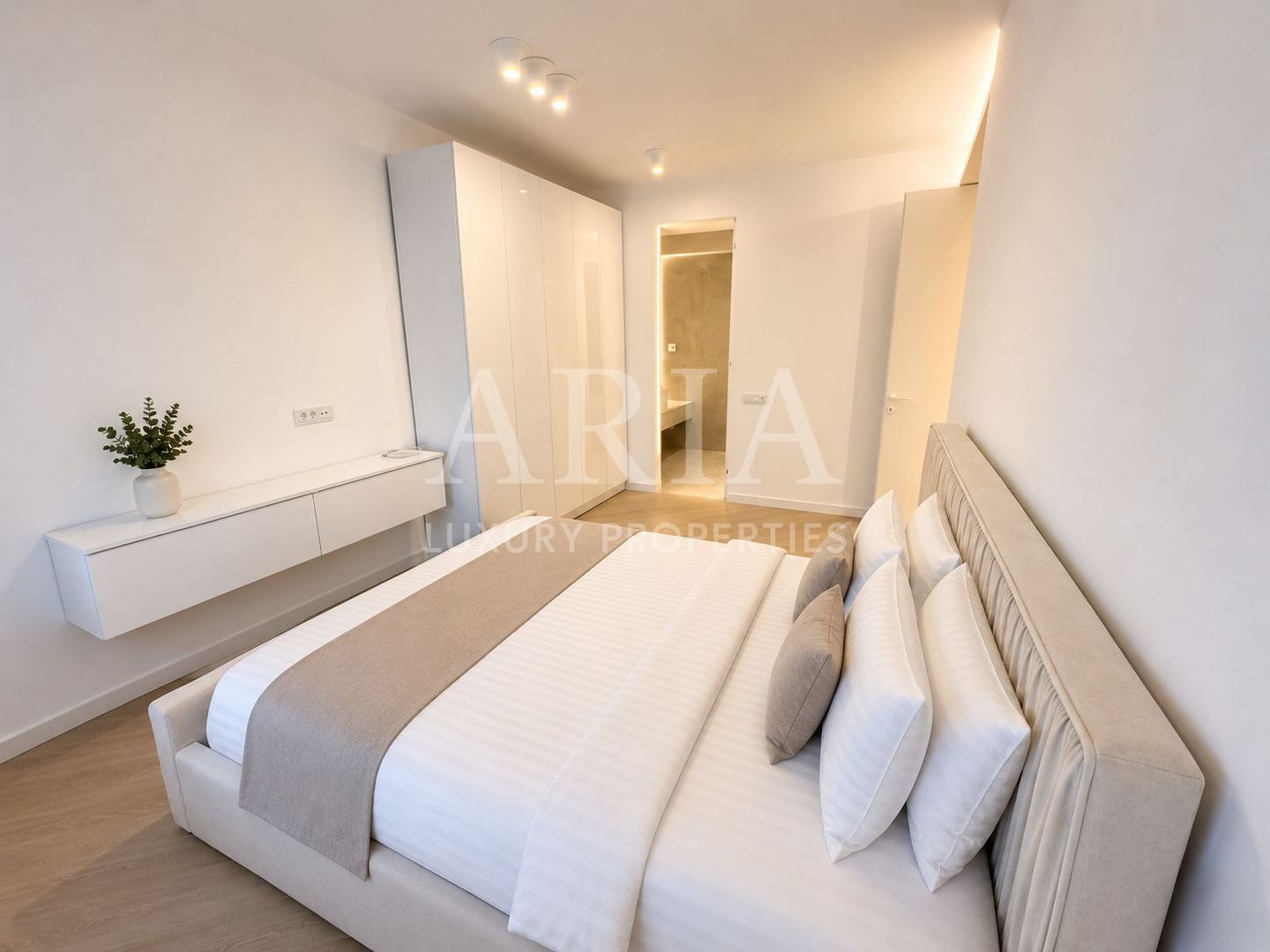 Cortina North | Design Apartment/POOL/SPA/GYM - Poză 6