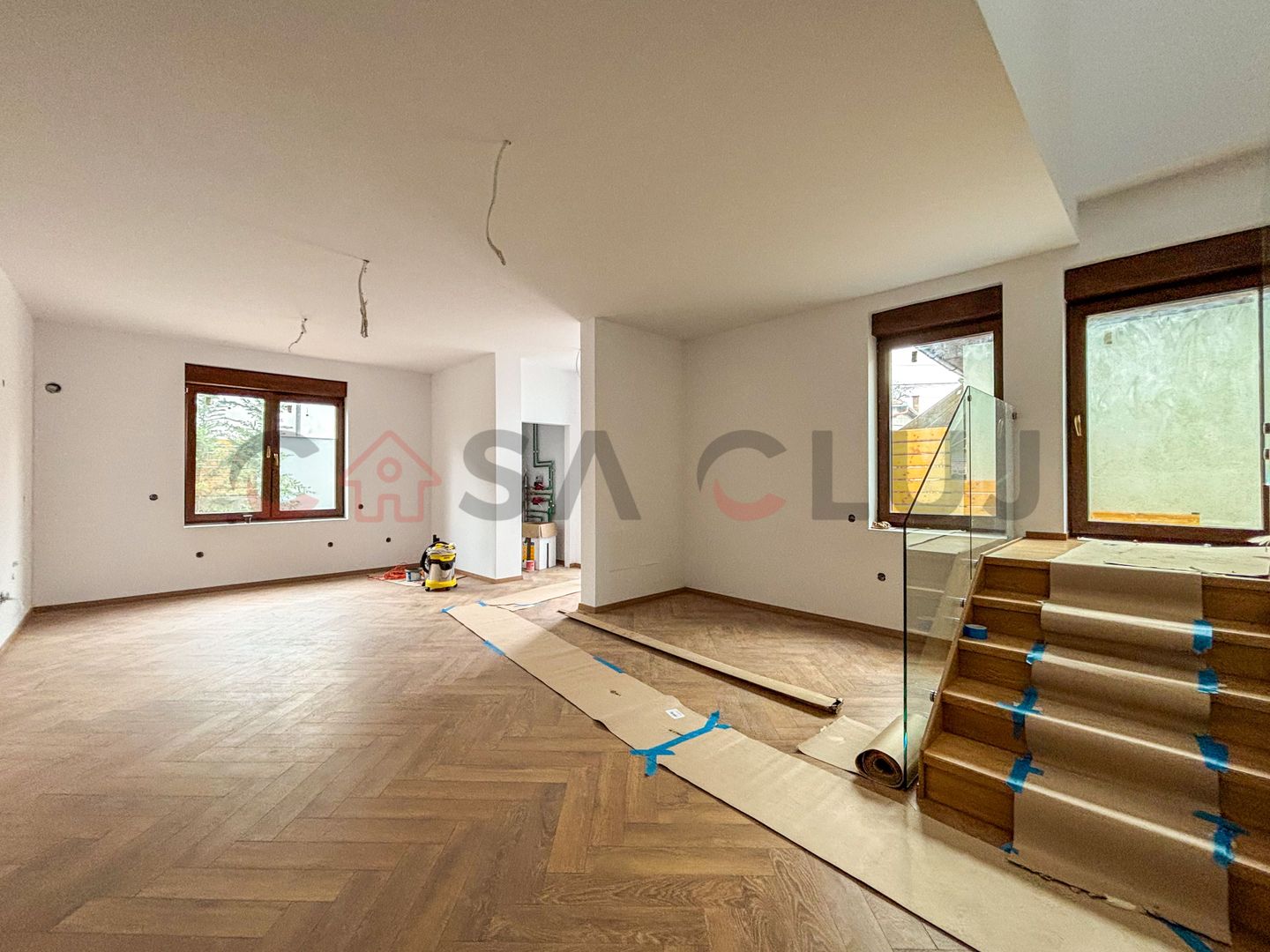 Duplex Finisat intr-o zona linistita - 200mp Curte Libera - Poză 1