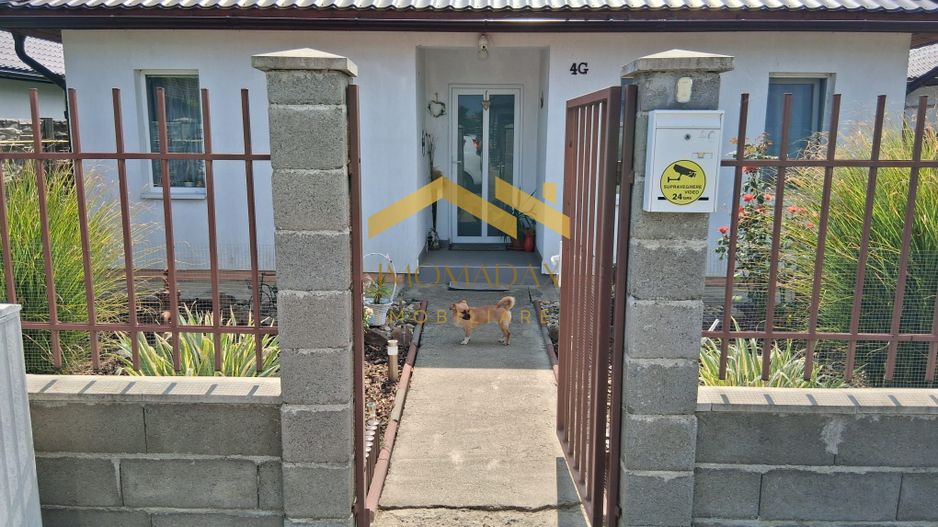 -Casa Individuala - 4 camere -teren generos - - Poză 1