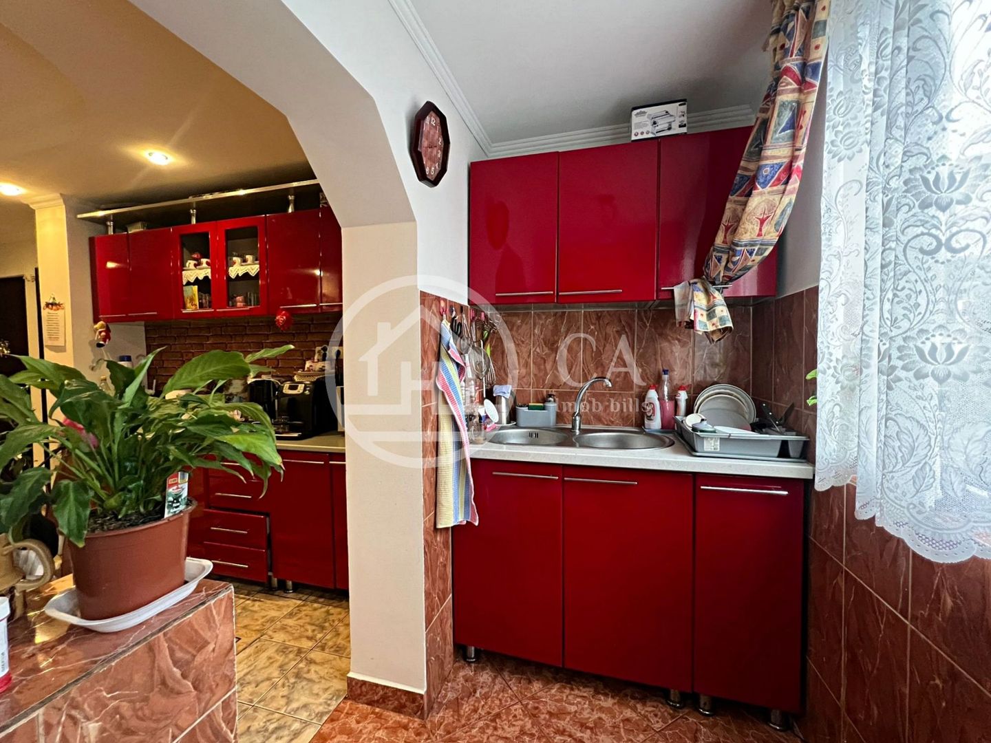 Apartament de vanzare cu 4 camere in zona Nufarul, Oradea - Poză 3