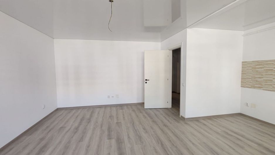 Apartament NOU 3 camere 89 mp Copou 145000 euro tva inclus - Poză 2