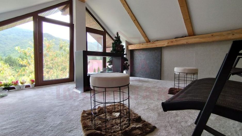 CASĂ DE VÂNZARE ÎN POUANA MĂRULUI,JUD. CARAȘ-SEVERIN - Poză 1