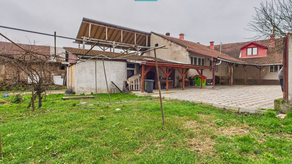 Două case, curte mare, lângă Castelul Huniazilor - Poză 42