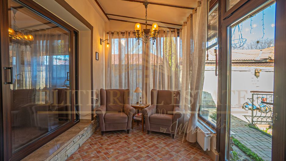 Casa De Vanzare in Palazu Mare - Teren de 455 mp cu Piscina si Garaj - Poză 8