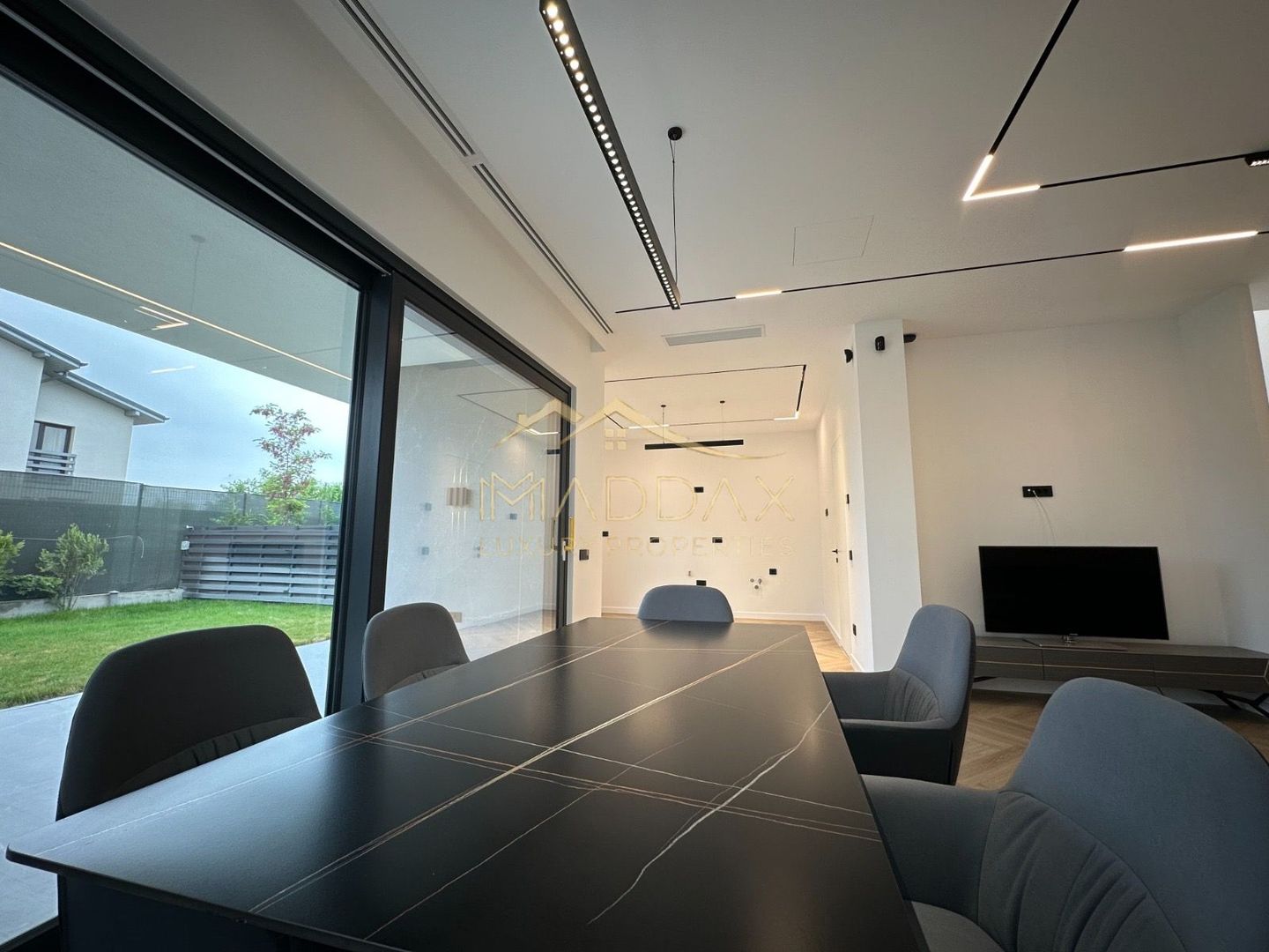 Vila individuala *432mp* + curte // 6 locuri Parcare / Pipera-Tunari - Poză 5