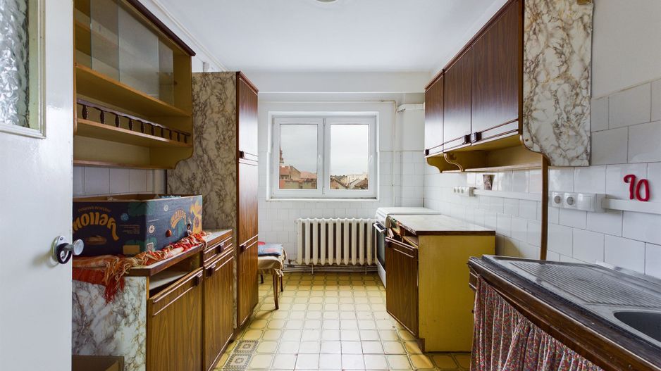 Apartament central cu 4 camere - Poză 3