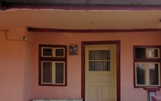 casa la tara in localitate la 30 kilometri de oras - Poză 1