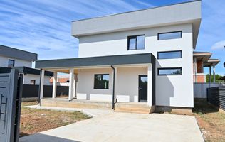 Casa cu 4 camere de vanzare | Nou | Baicoi, Prahova | Comision 0%