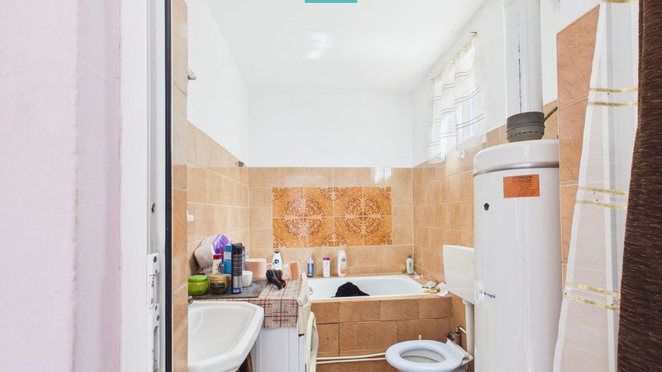 Casă cu 3 camere și 1047 mp în Peregu Mic - Poză 5