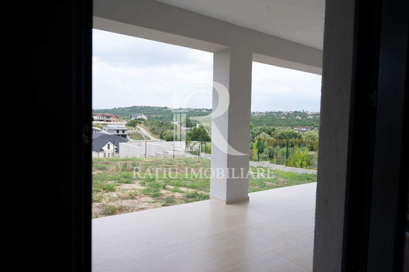 Casă modernă de vânzare | 3 dormitoare | Teren 750 mp | Oradea - Poză 8