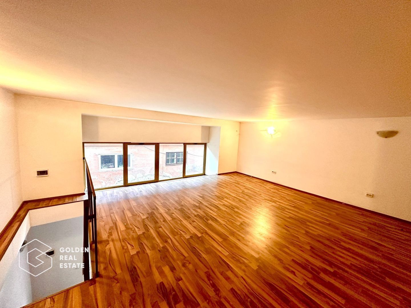 Spatiu comercial central, etaj1, 75mp, centrala termica - Poză 1