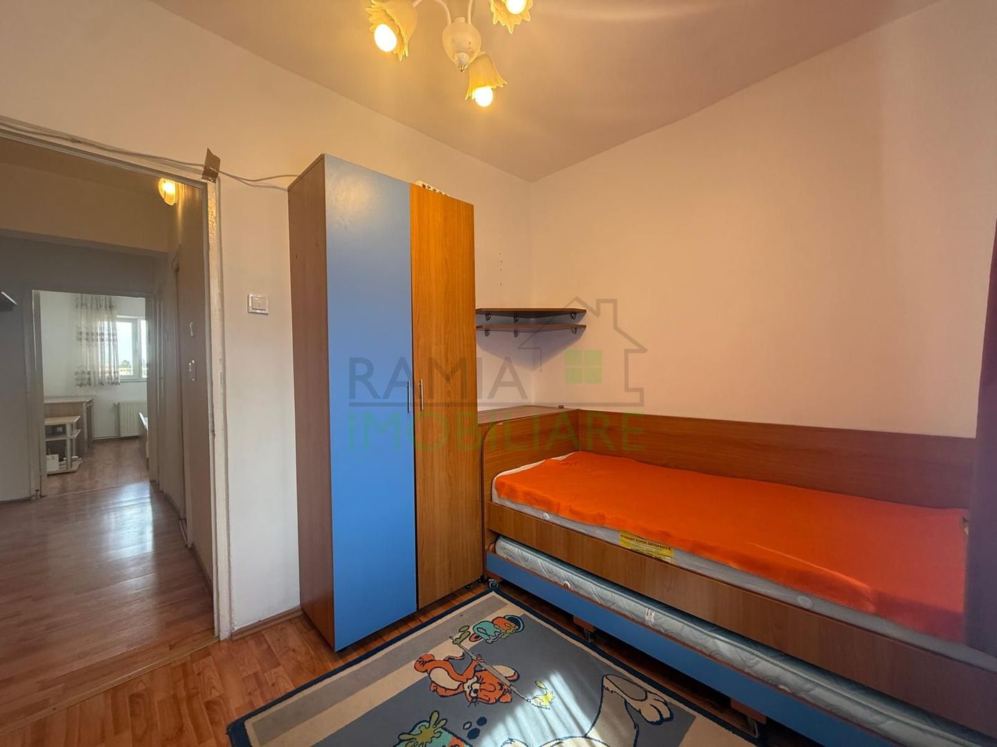 Apartament 3 camere decomandat cu 2 băi în Calea București - Poză 8