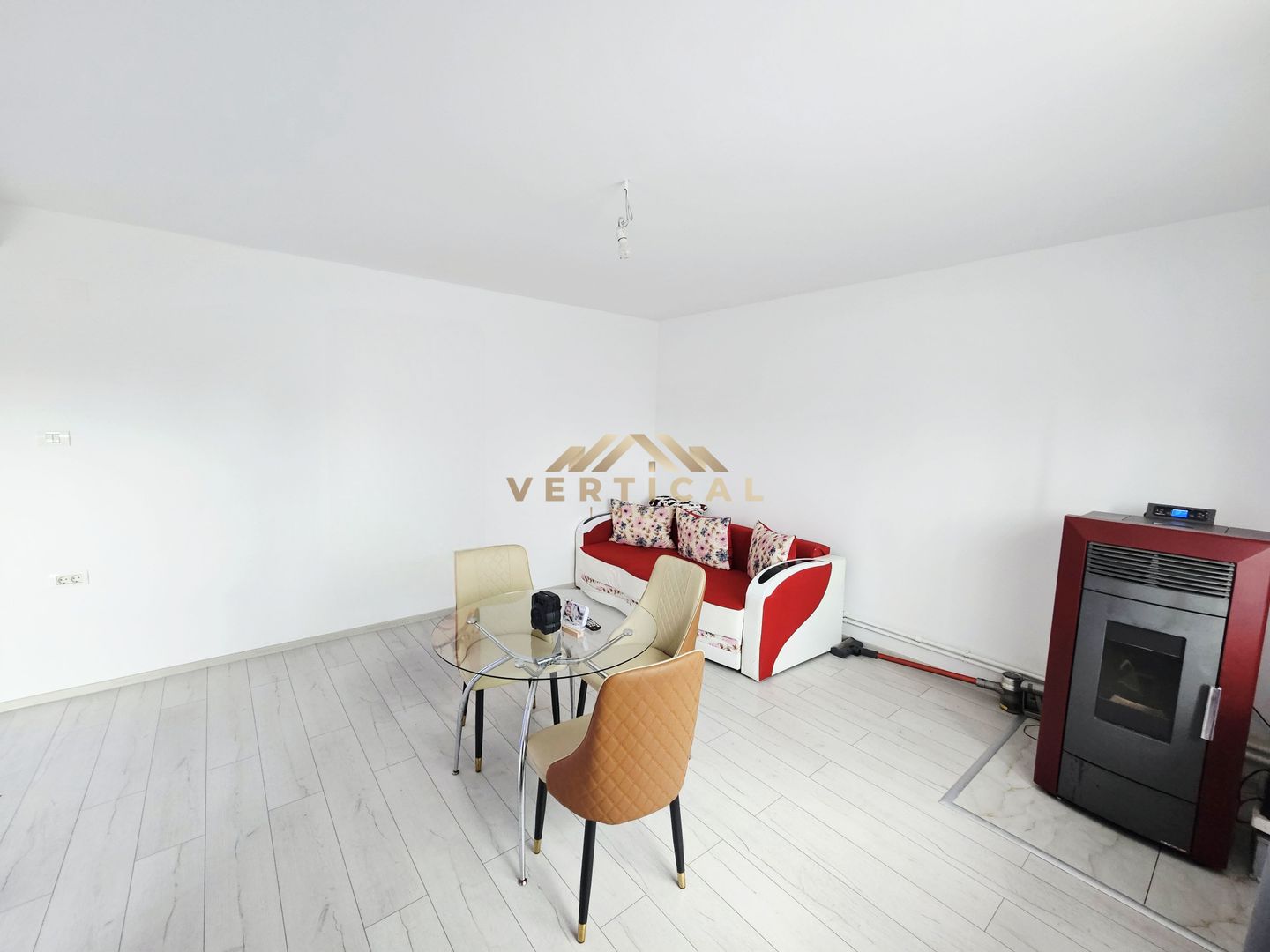 Vila 6 camere la intrare in Dobreni - Poză 6