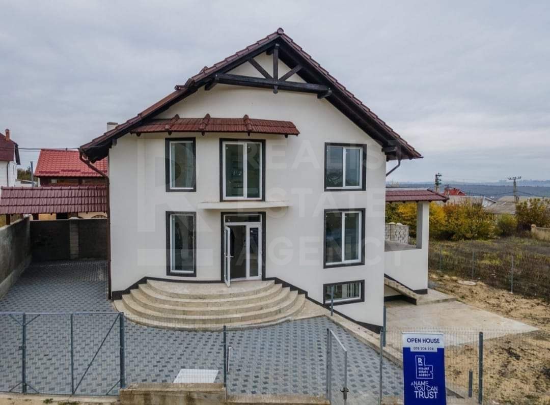 Vânzare, casă, 2 nivele, 260mp + 5 ari, strada Codrilor, Sociteni - Poză 1