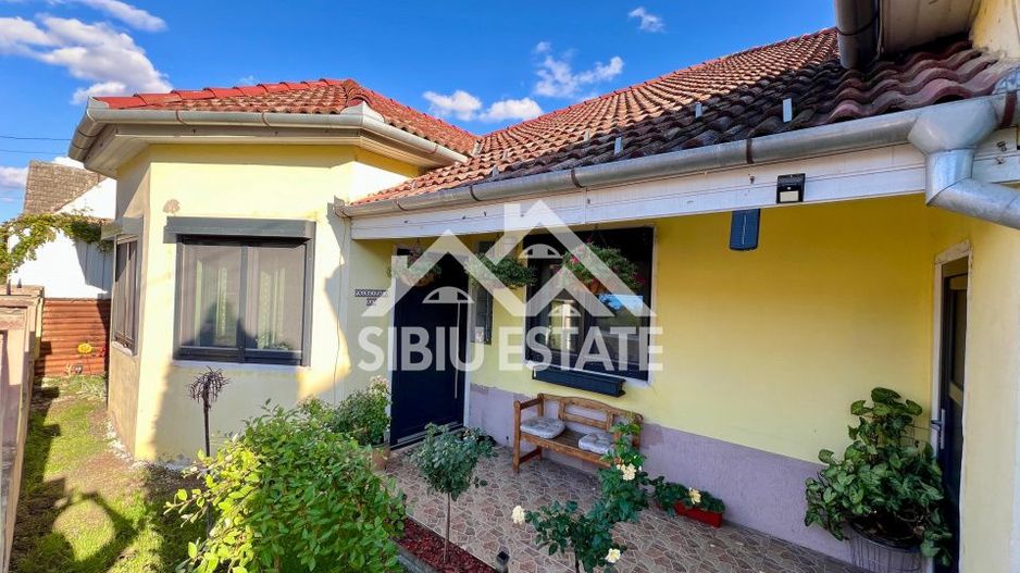 Casa moderna, spațioasa, curte generoasa pe un nivel în Sura Mare - Poză 1