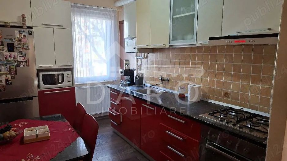 Vand apartament cu 3 camere in Tudor,strada Livezeni. - Poză 2