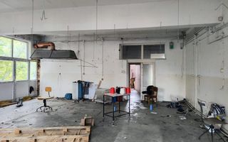 Clădire multifuncțională de vânzare – comerț, birouri și producție. - Poză 12