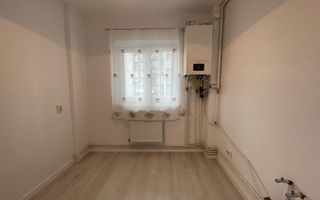 Apartament decomandat cu 2 camere, balcon, etaj 3, recent renovat, -Sibiu - Poză 14