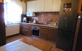 BRASADAS vinde ap 2 cam. Micro 16, etaj 4/4. - Poză 2