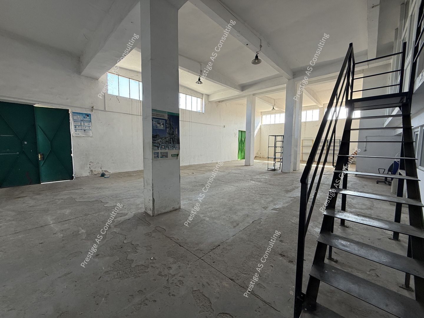 Hala 300 mp | Birouri + Vestiar | Acces auto | 3 intrari | Zona Lipovei - Poză 7