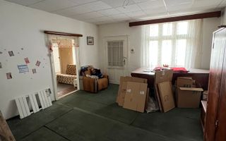 Ultracentral,4 camere , baie , bucătărie , terasă - Poză 1