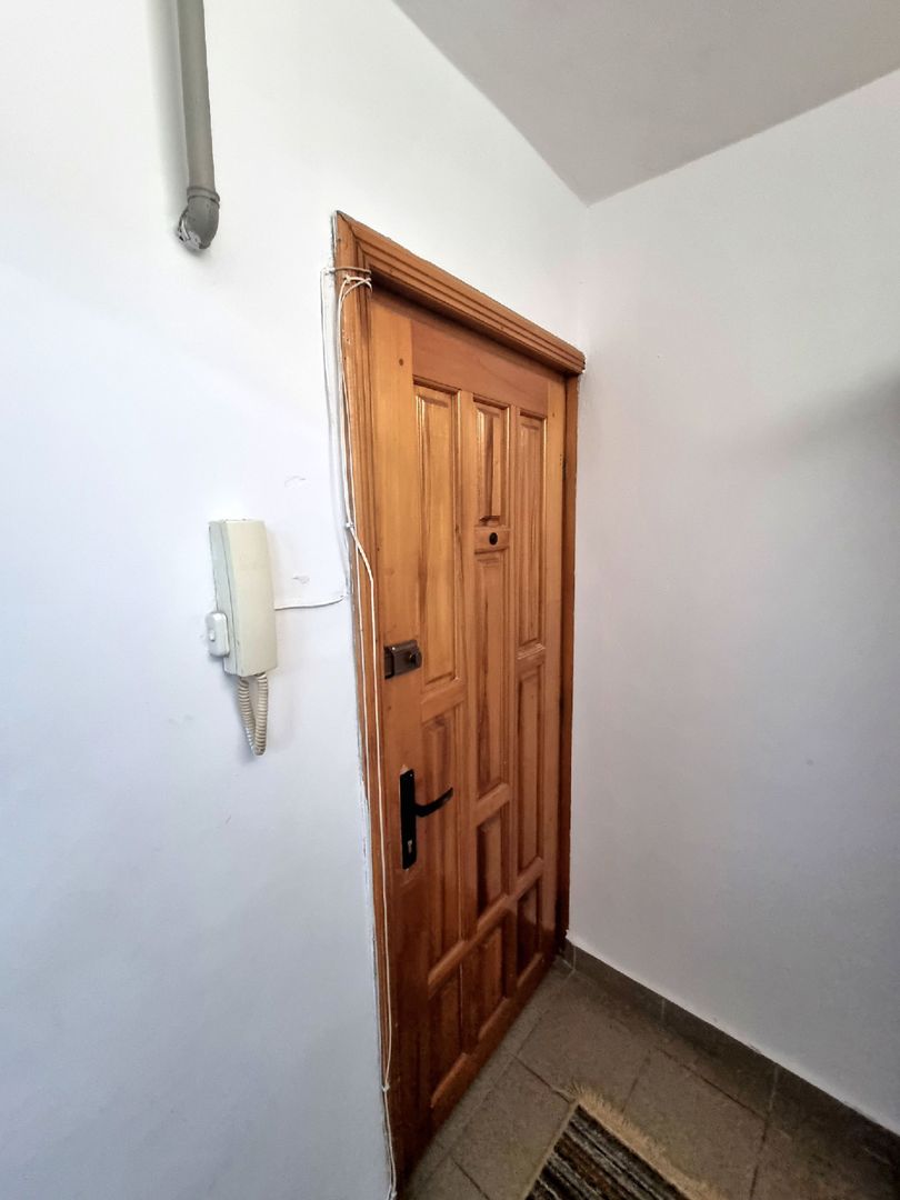 Girocului, et.3, 3 camere, 2 băi, centrală termică proprie - Poză 2