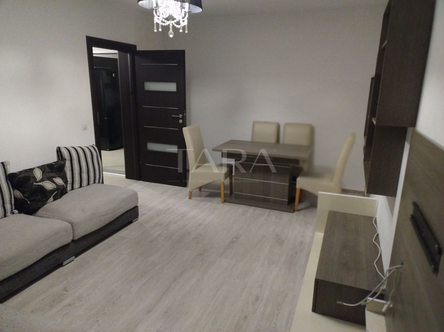 Apartament decomandat cu 2 camere de vânzare, Baciu, zona Petrom - Poză 2