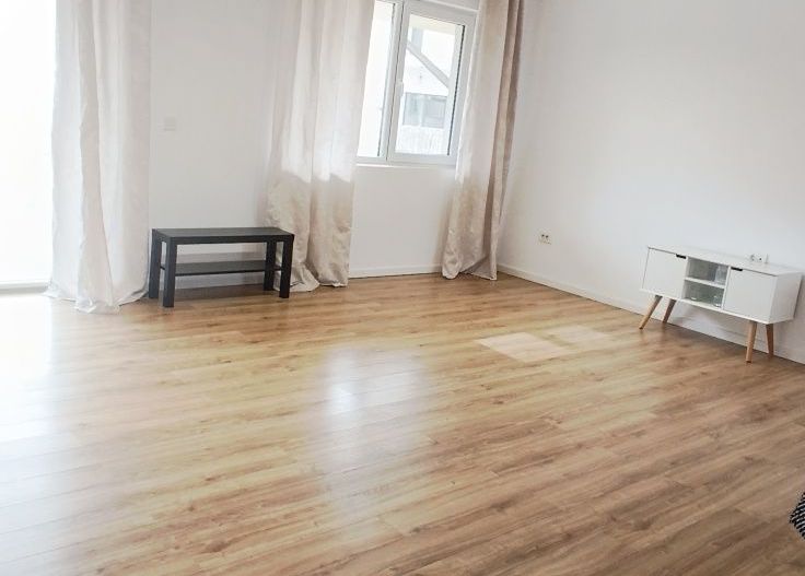 Vilă Duplex Tunari de inchiriat / Curte +Parcare - Poză 4