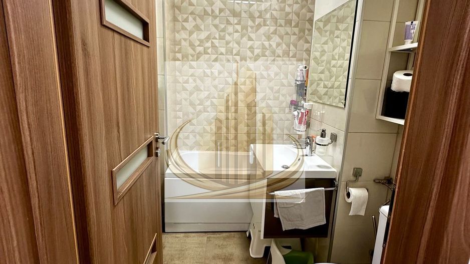 Apartament cu 4 camere si 2 bai | 84 mp | decomandat | zonă centrală - Poză 11