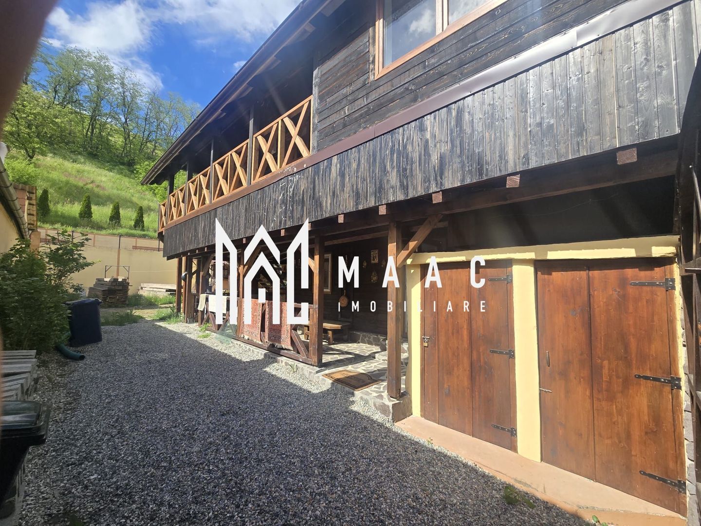 Casa 4 camere 850 mp teren Orlat - Poză 1