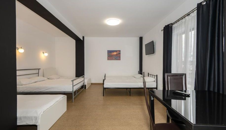 Afacere la cheie! Hotel - restaurant cu peste 40 locuri  cazare - Poză 8