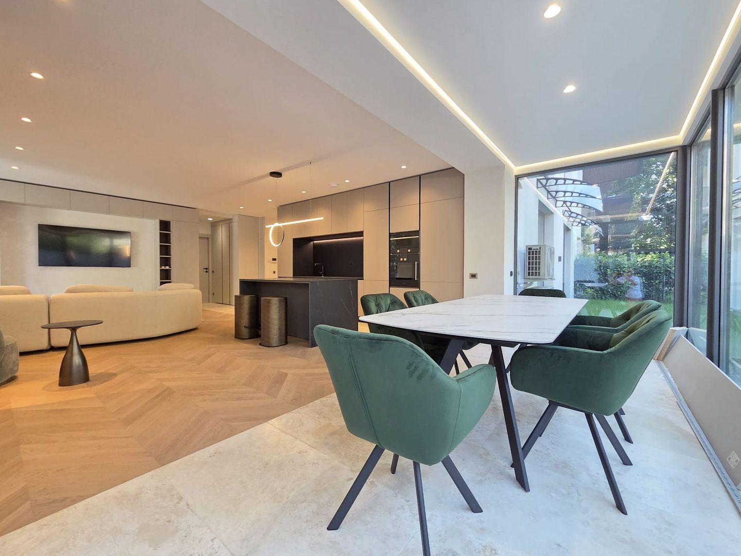 Rent I 4 room apartment I Iancu Nicolae I Garden I Pool - Poză 1