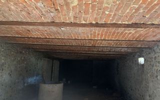 Castel cu vedere panoramică pe dealul Șiriei - Poză 7