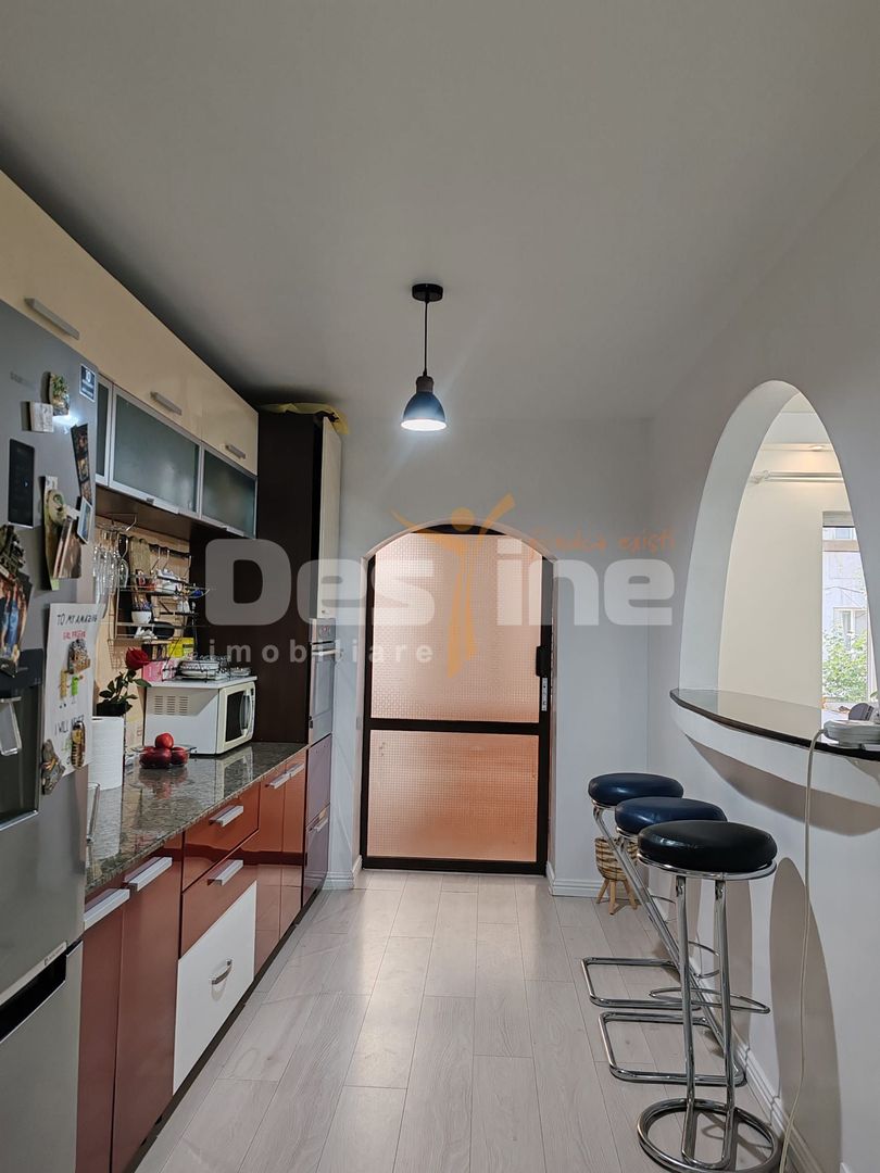 Apartament cu 3 camere, renovat și mobilat complet – Zona Gară, Vaslui - Poză 8