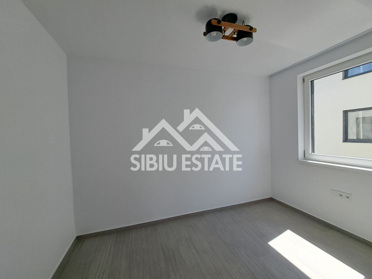 Casa la pret de apartament, 5 camere Sibiu Calea Cisnadiei - Poză 9