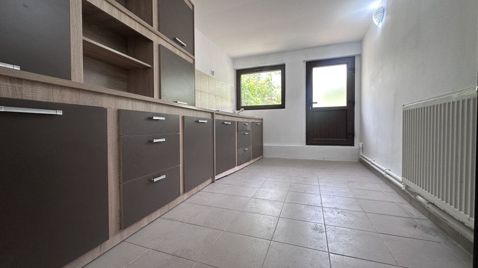 Între dealuri, viță de vie și liniște deplină! Vanzare casa in Prahova - Poză 20