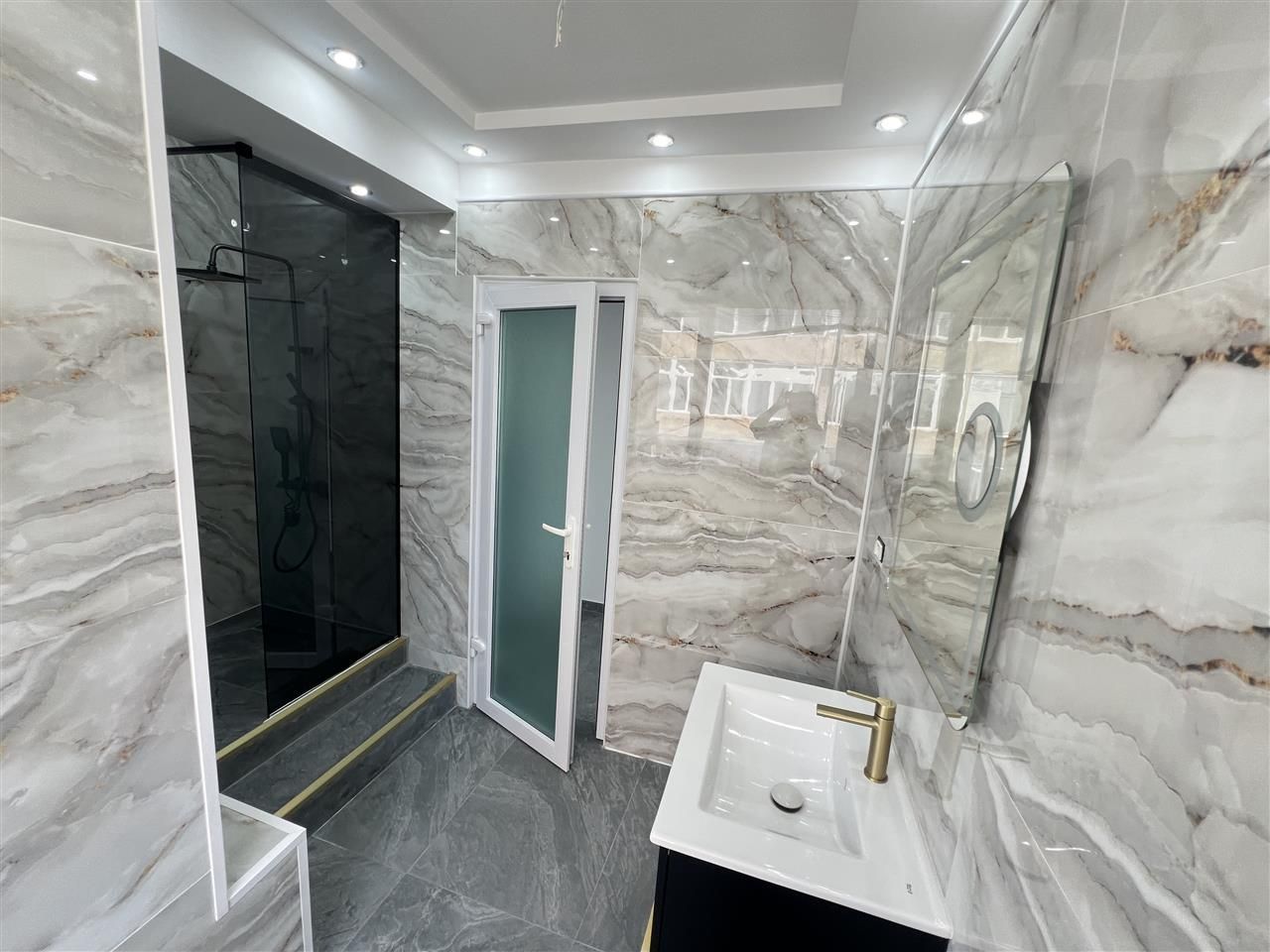 3 camere decomandat Ultracentral totul nou CENTRALA PROPRIE - Poză 12