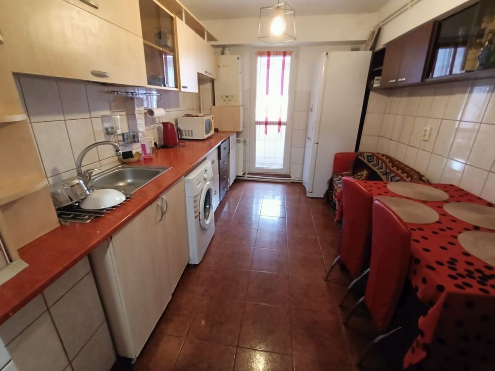 Apartament 4 camere, Micro 18 - Poză 2