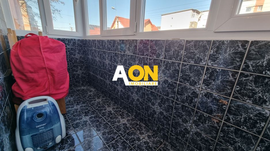 De vanzare apartament 5 camere, etaj intermediar, Cetate - Poză 10