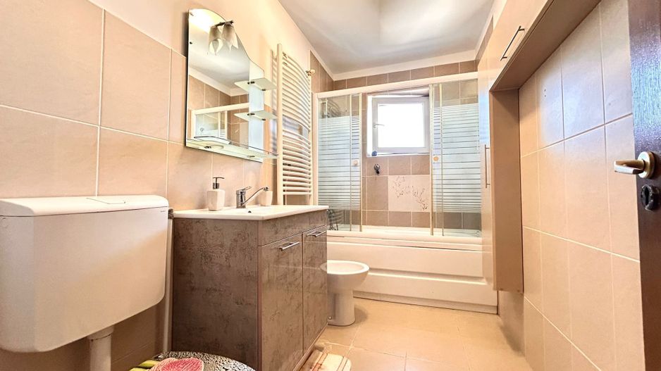 Apartament cu 3 camere decomandat cu panorama - Poză 3