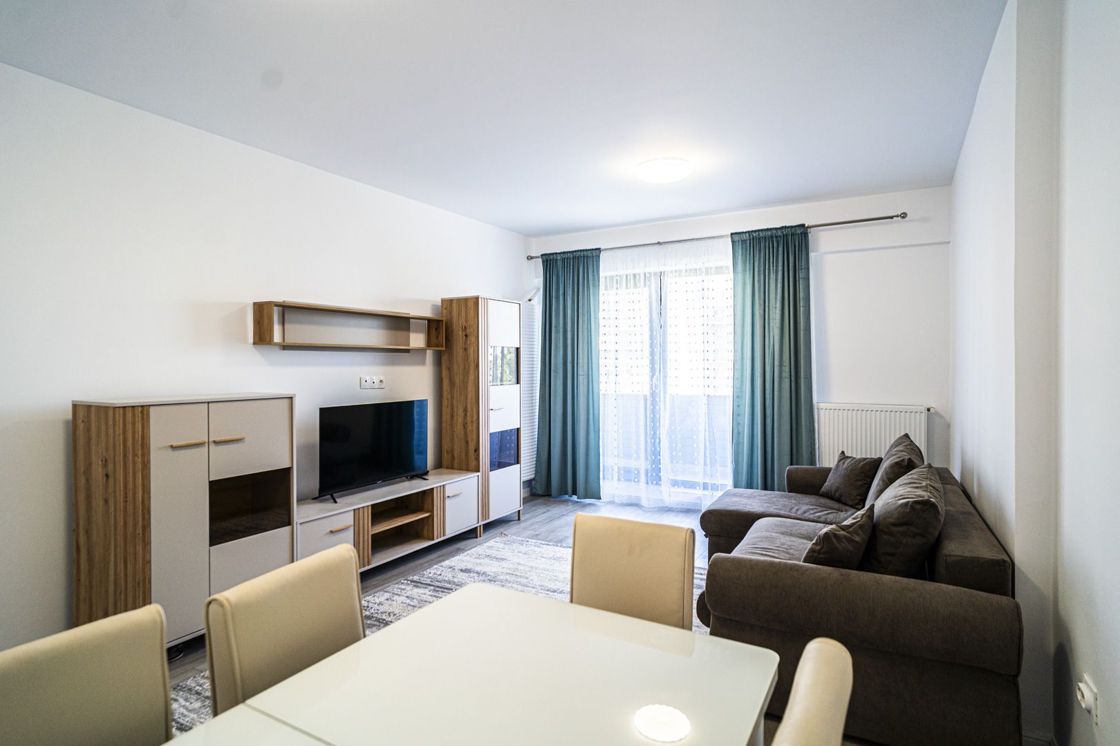 Prima inchiriere 2 Camere, decomandat, etaj 4, 6 minute METROU Preciziei - Poză 2