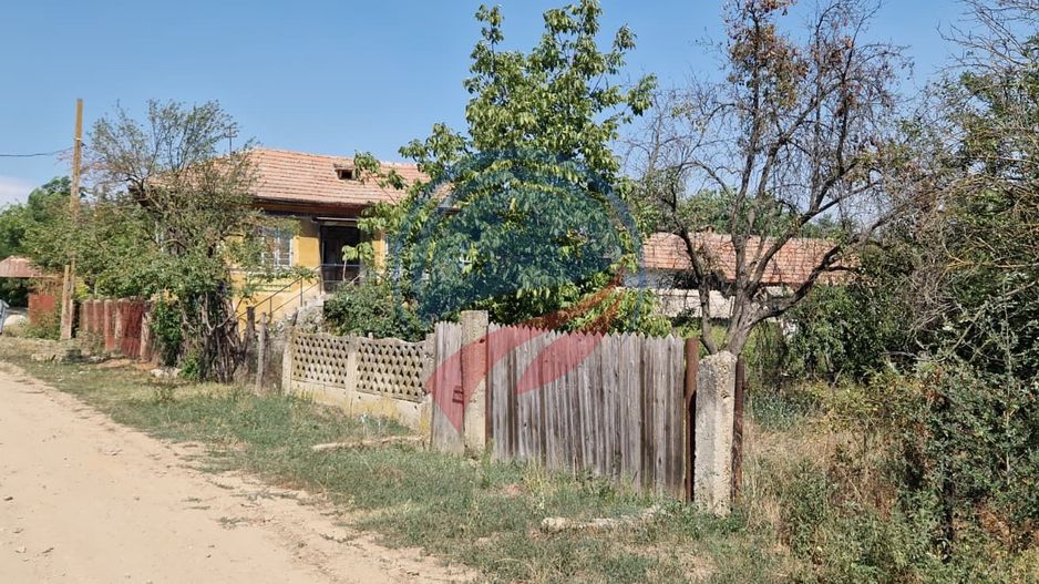 Casa de vanzare  5 camere + teren 2200 mp in loc. Calopar satul Bazdana - Poză 13