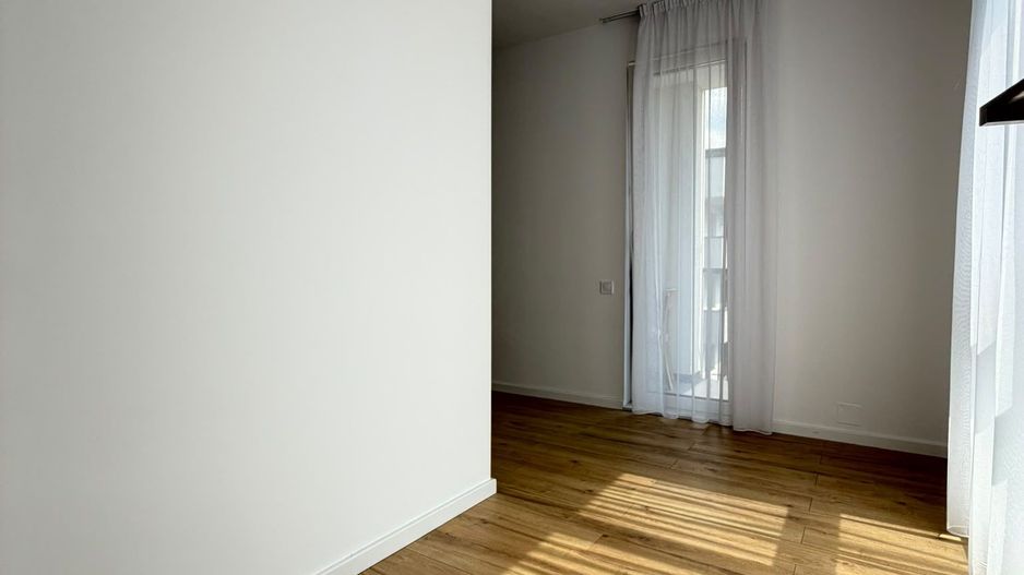 Apartament 2 camere, balcon, etaj intermediar, garaj, zona Eroilor - Poză 6