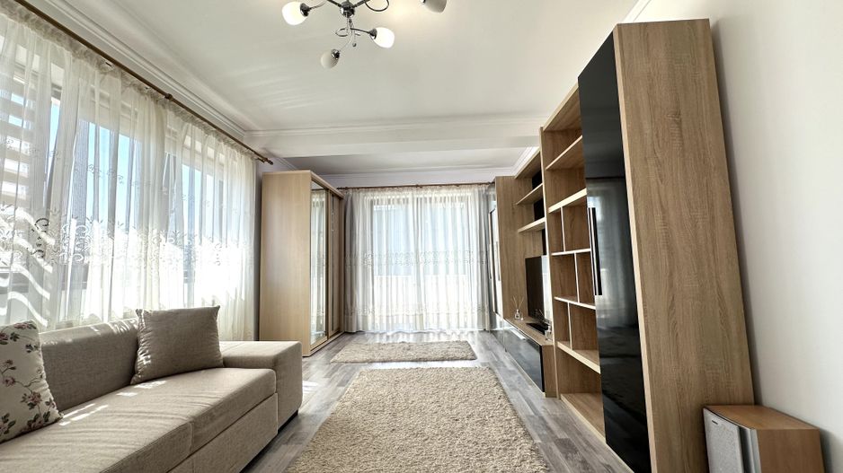 Apartament cu 2 camere  zona Coresi cu loc de parcare acoperit - Poză 2