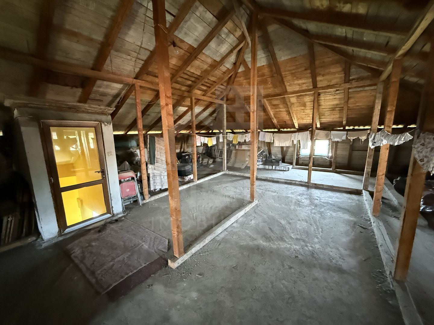 Casa Spatioasa D+P+1+M – 615mp - Teren 1000mp - Rovine - Poză 14