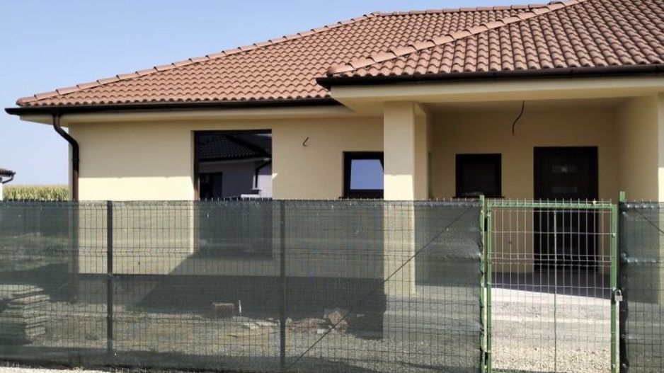 Casa de vanzare Lazuri - Poză 1