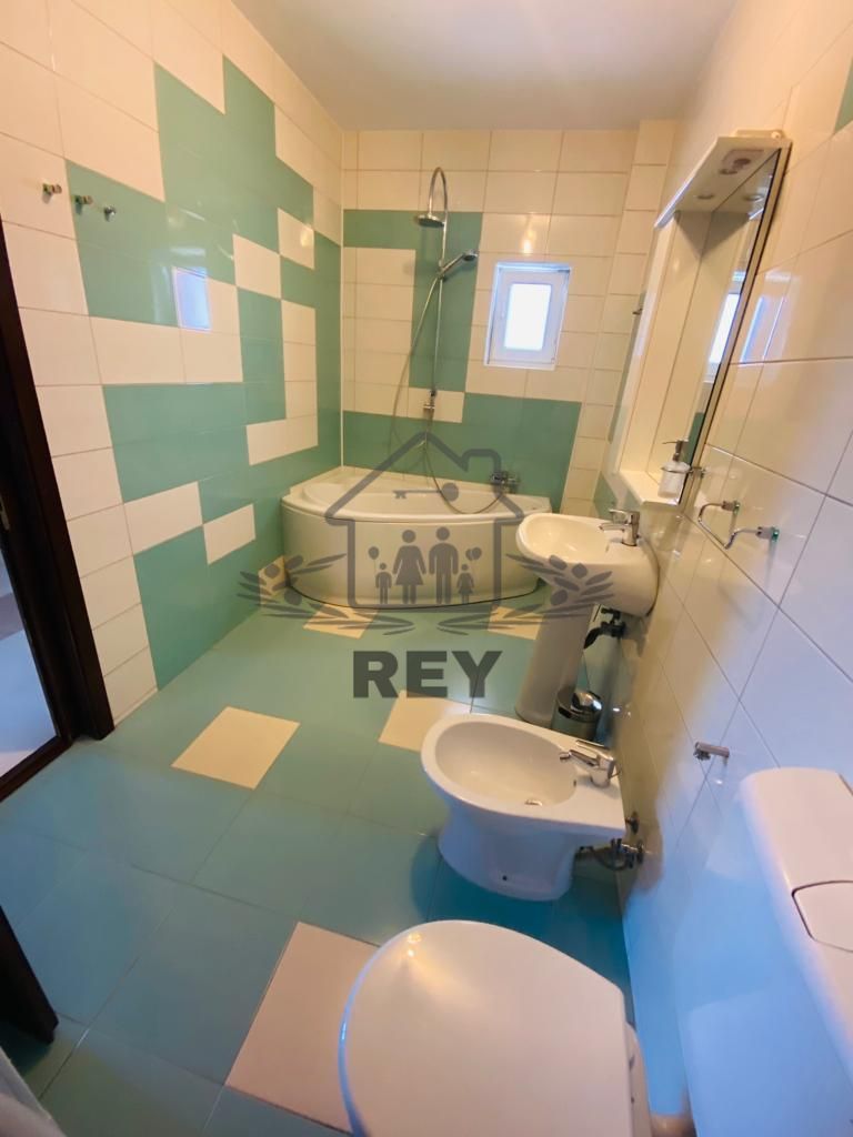 Apartament 3 camere decomandat la vilă/etaj intermediar/loc de parcare - Poză 14