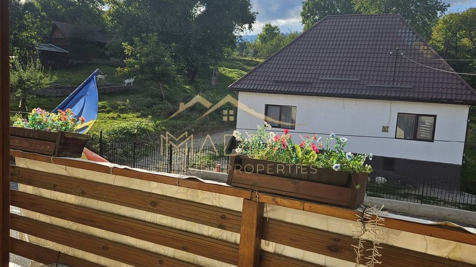 Pensiune 10 camere cu restaurant // teren 900 mp // Moieciu de Jos - Poză 47