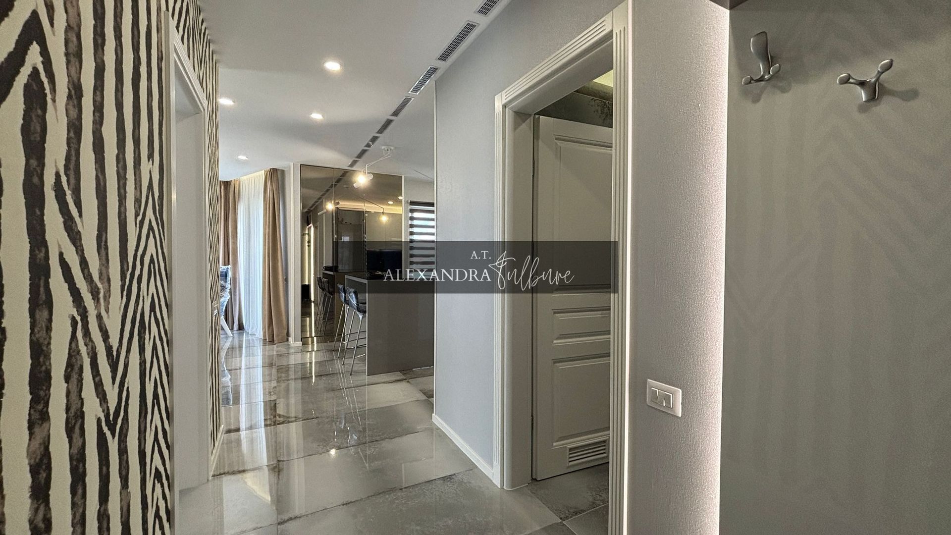 Apartament superfinisat | 2 camere  | 2 parcări | M. Romanul - Poză 7